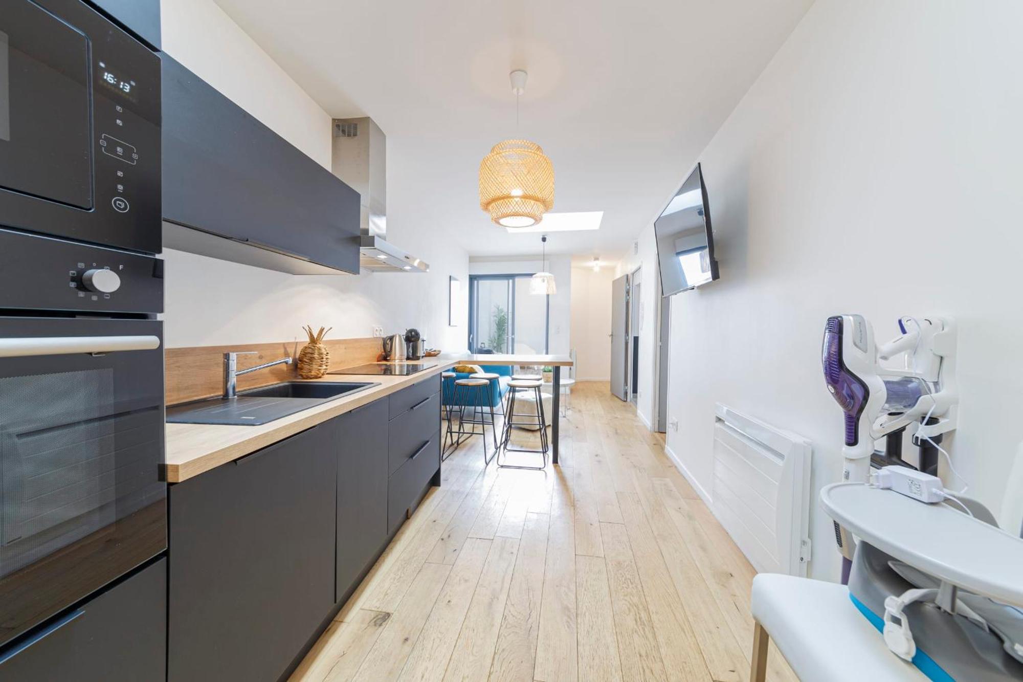 Le Topaze Wifi Patio Centre-Ville Apartment